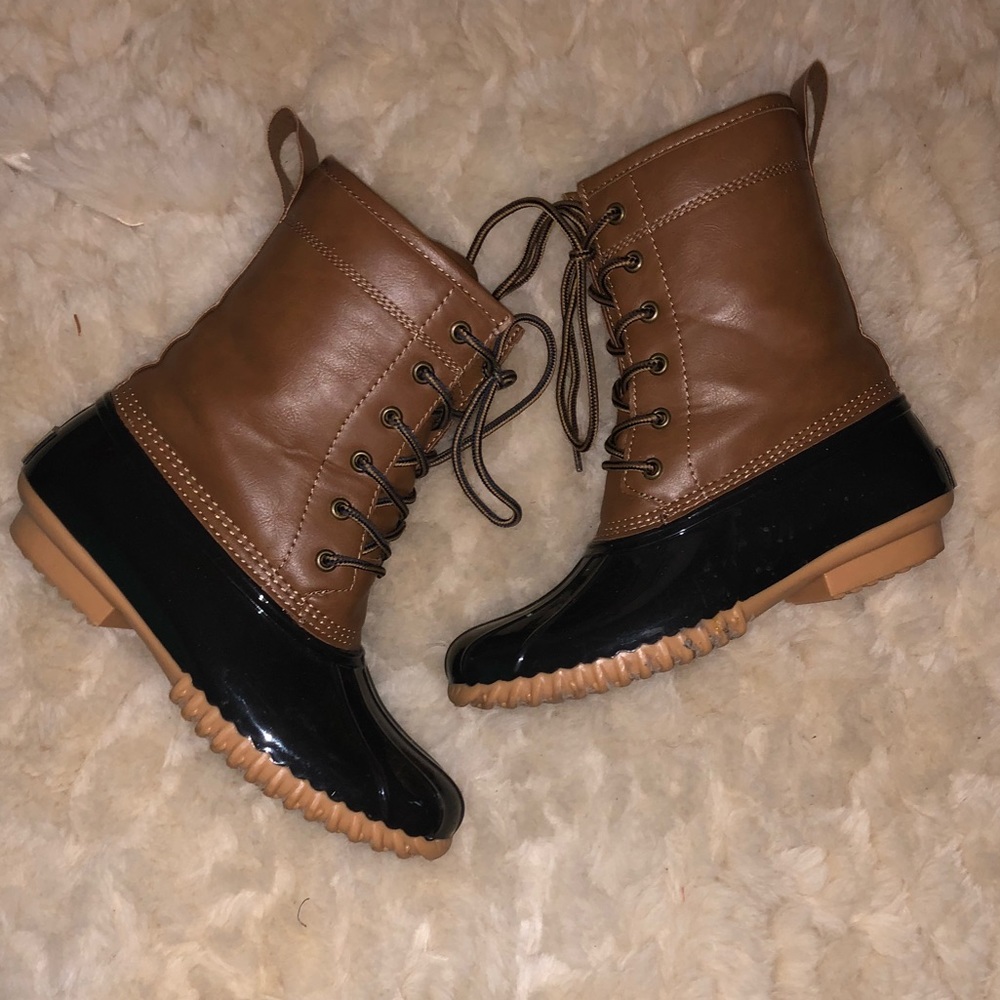 Duck boots 🦆 👢